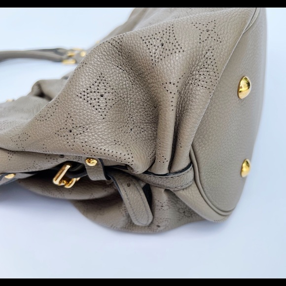 Louis Vuitton Monogram Mahina Neo Leather Hobo Monogram Perforated Gris Elephant - Picture 12 of 13
